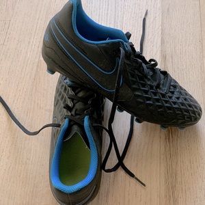 Soccer cleats Men’s 8.5